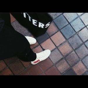 Meet your Posher, Lea